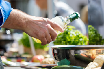 Chefkoch,Leckeres essen zubereiten und kosten 