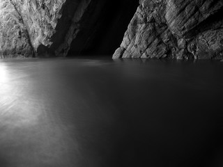 Cueva en una playa de Asturias. Barayo