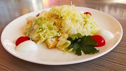 Delicious vegetable salad with crackers.