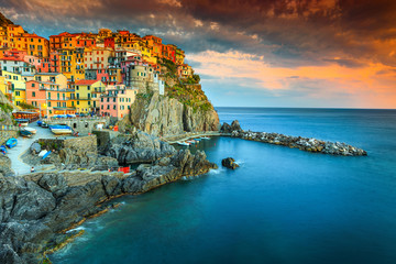 Fototapeta na wymiar Beautiful famous Manarola village, Cinque Terre, Liguria, Italy, Europe