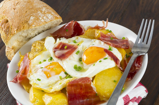 Gastronomía española,huevos con jamón