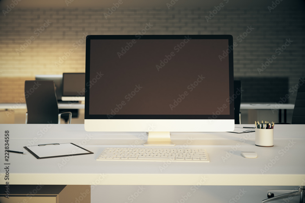 Poster Empty computer on office desktop