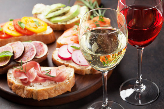 Fototapeta Brushetta or traditional spanish tapas