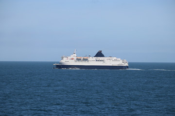 Fototapeta na wymiar Kanalfähre Calais nach Dover, Ärmelkanal