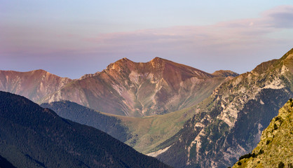 Obraz na płótnie Canvas Brown Colored Mountains in the Horizon