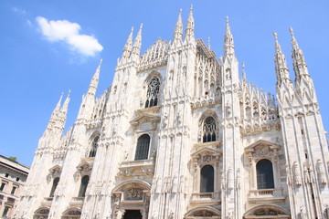 Fototapeta premium La magnifique cathédrale de la Nativité-de-la-Sainte-Vierge de Milan, Italie 