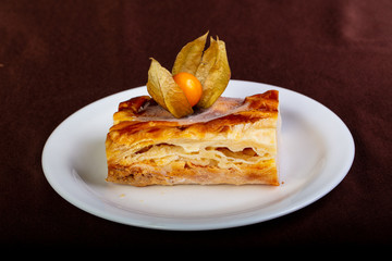 Crust layered cheesecake