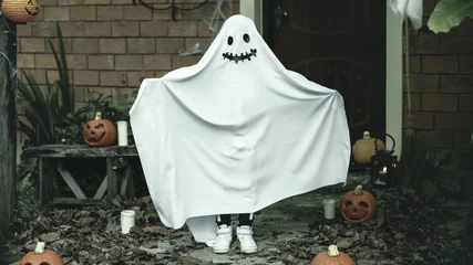 Fototapeten Ghost costume for Halloween party © Rawpixel.com
