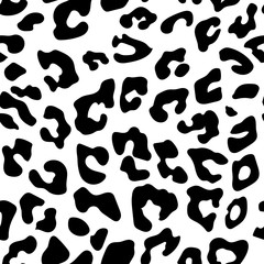 Fototapeta na wymiar Leopard seamless pattern. White and black. Animal print. Vector background.