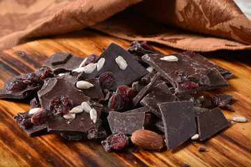 Dark chocolate bark with cranberry