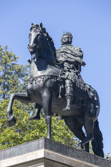 Fototapeta premium St. Petersburg, Russia - August 08, 2018: Bronze equestrian monument of Peter the Great in front of St. Michael's Castle in St. Petersburg.