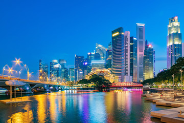 Fototapeta na wymiar Singapore financial district skyline at Marina bay on twilight time, Singapore city, South east asia.