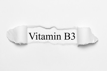 Fototapeta premium Vitamin B3 auf weißen gerissenen Papier