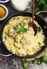 Chicken liver in creamy sauce with curry