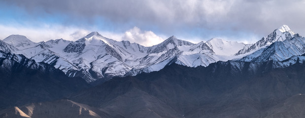 Stok Range of the Himalayas with Stok Kangri,  the highest peak mountain summit in Ladakh, Jammu and Kashmir, India. - obrazy, fototapety, plakaty