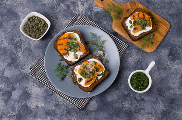 Sandwiches with roasted pumpkin