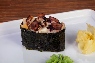 Japanese sushi gunkan octopus