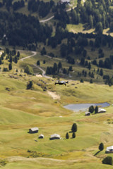 Fototapeta na wymiar Drohnenflug in den Alpen