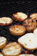 Gegrilltes Obst / Äpfel und Birnen