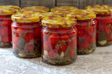 canned tomato