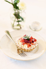 Pranzo Romantico con Cheesecake alla Fragola e posata d'argeno