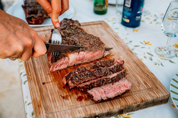 grilling tomahawk steak