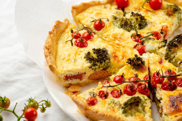 Quiche lorraine with vegetables