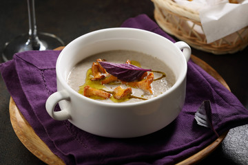 Cream soup with mushrooms