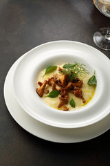 Polenta with chanterelles