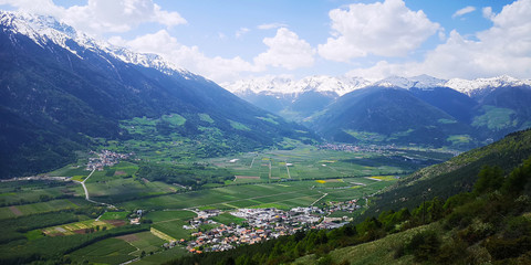 Fototapeta premium Blick ins Tal