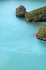 Obraz premium kayaking groups around the island at Ang Thong Thailand.
