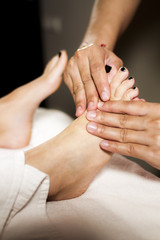 Toothed foot massage
