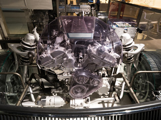 ハイブリットカーのカットモデル