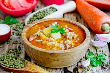 Mashhurda - meat soup with rice and mung beans, uzbek national cuisine