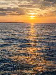 Obraz premium Sonnenuntergang an der Mole von Zadar