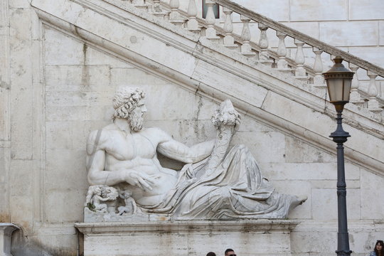 Statua del Tevere - Campidoglio - Roma