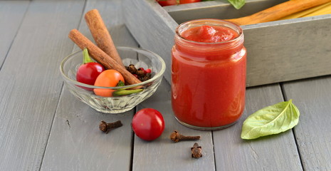 Homemade tomato sauce / ketchup / with ingredients