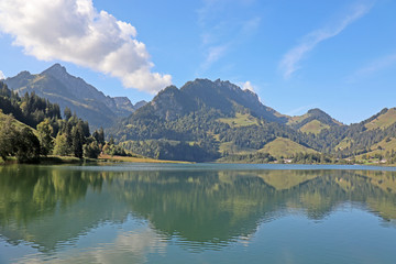 Fototapeta na wymiar Schwarzsee, Alpen, Schweiz 