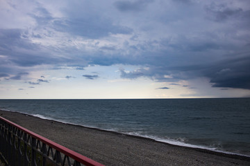 Obraz na płótnie Canvas the coastline of the sea before the storm