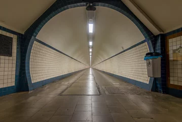 Foto op Aluminium Antwerpen Sint-Annatunnel, Antwerpen, België. (De Sint-Annatunnel is een voetgangerstunnel onder de Schelde)