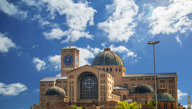 Aparecida, S&atilde;o Paulo, Brasil - 15/09/2018: Santu&aacute;rio Nacional de Nossa Senhora Aparecida