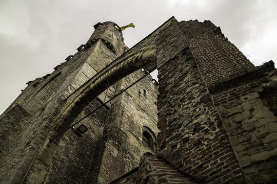 Forte e fortifica&ccedil;&otilde;es