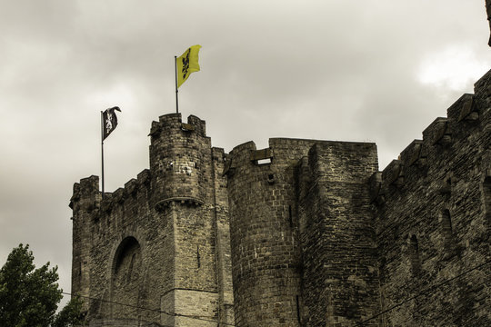 Forte e fortifica&ccedil;&otilde;es