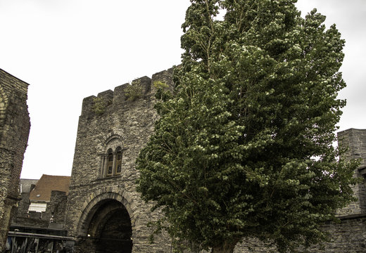 Forte e fortifica&ccedil;&otilde;es