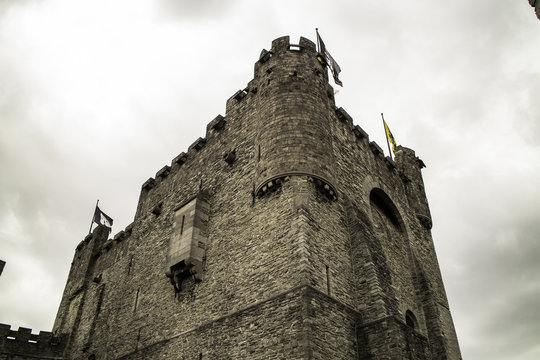 Forte e fortifica&ccedil;&otilde;es