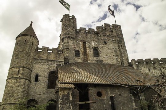 Forte e fortifica&ccedil;&otilde;es