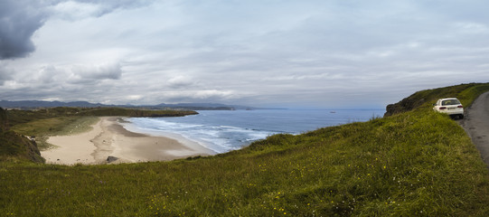 Vistas de la playa de Verdicio en Asturias en el verano de 2018 España