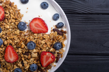 Chia yogurt with granola