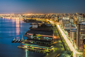 Porto Alegre cais noturna