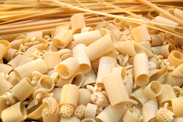 Different types of Italian pasta